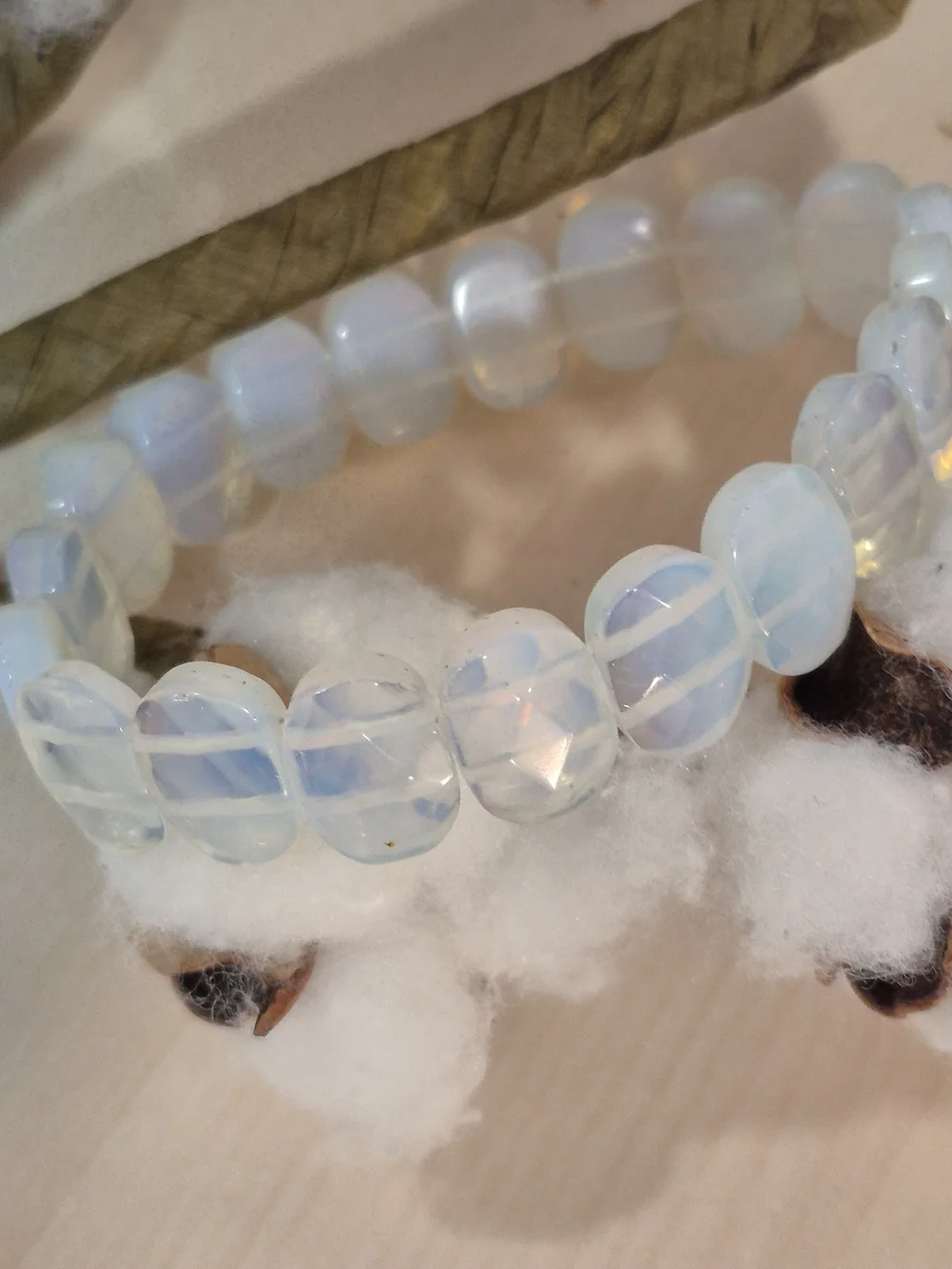 🤍🤍NEW🤍🤍 PRETTY!! Faceted Natural Stone OPAL Stretch Bracelet